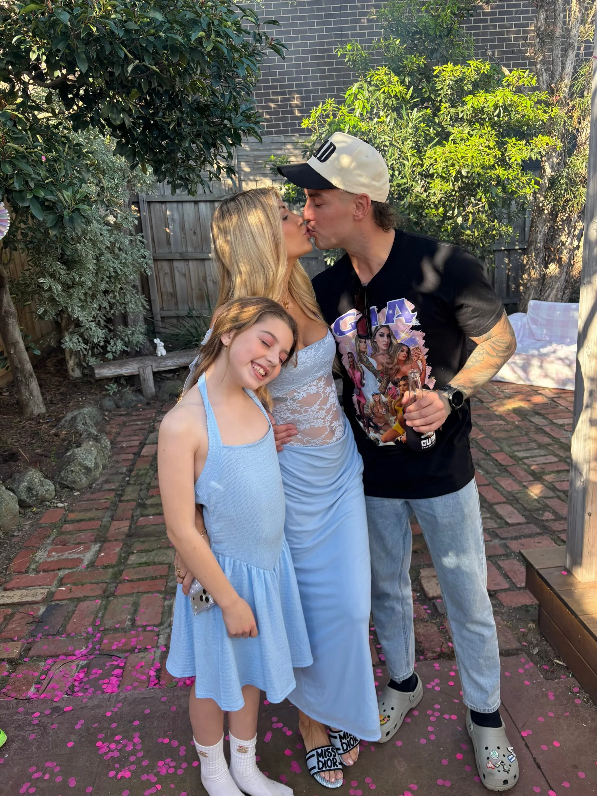Gia Fleur pregnant with Alan Wallace and her daughter Willa