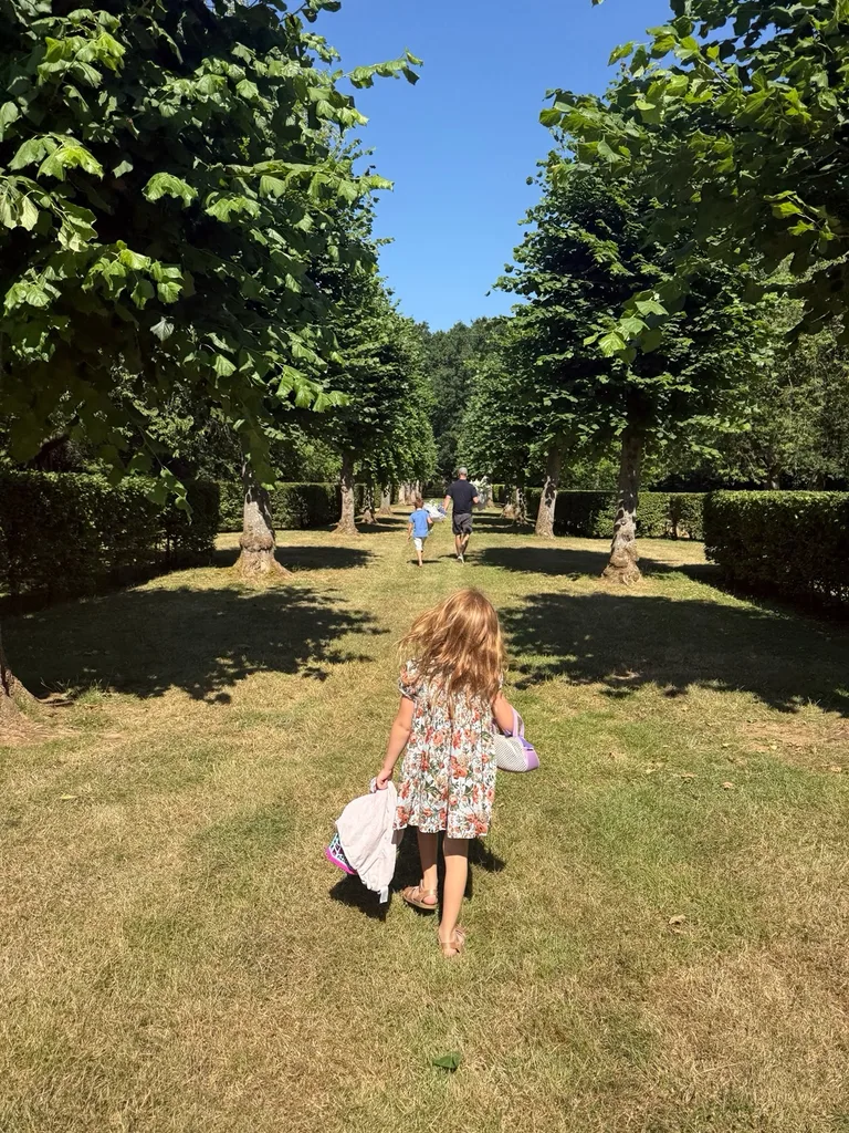 Archie, Lilibet and Harry at Althorp estate