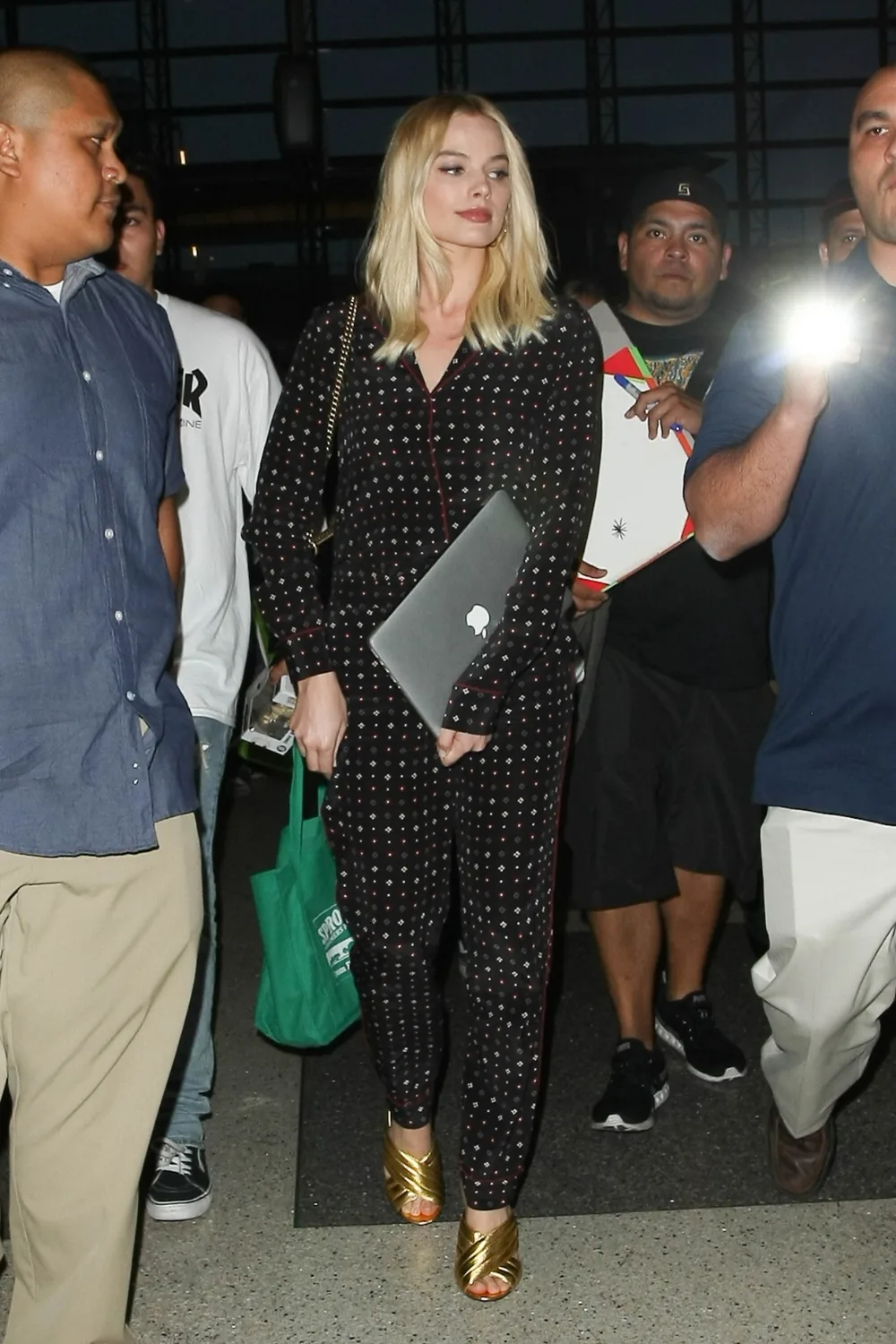 Margot Robbie laptop