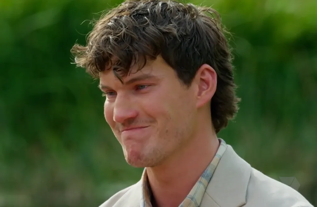 Farmer Wants A Wife Zac