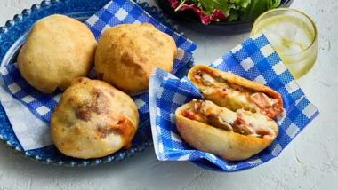 Cheesy Mushroom and Ham Pizza Pockets