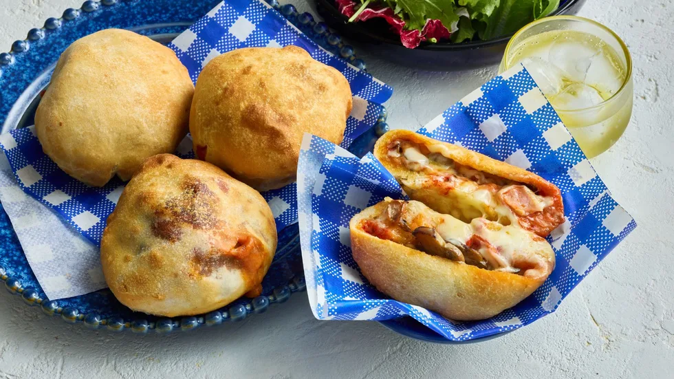 Cheesy Mushroom and Ham Pizza Pockets