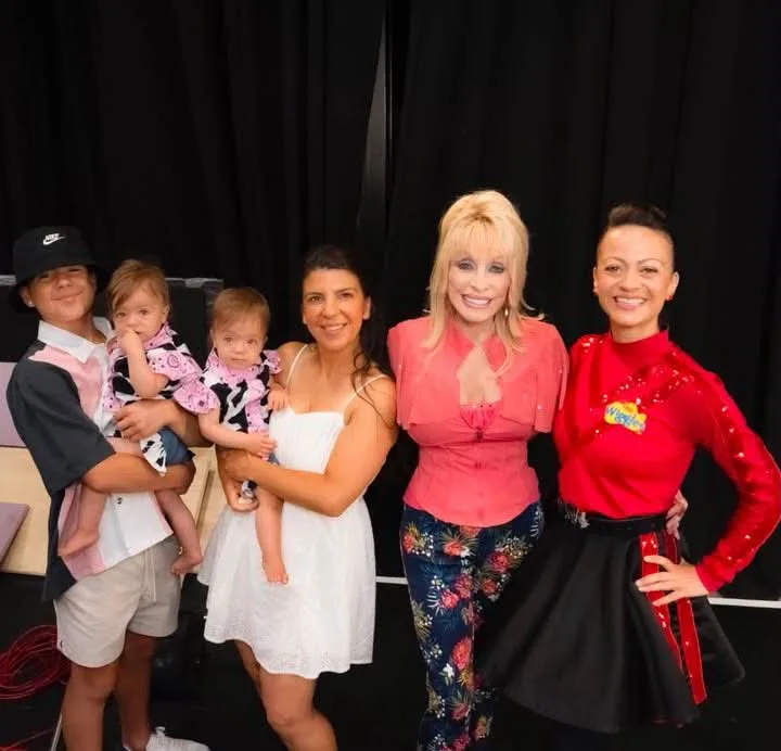 Dolly Parton Caterina Mete and her daughters 