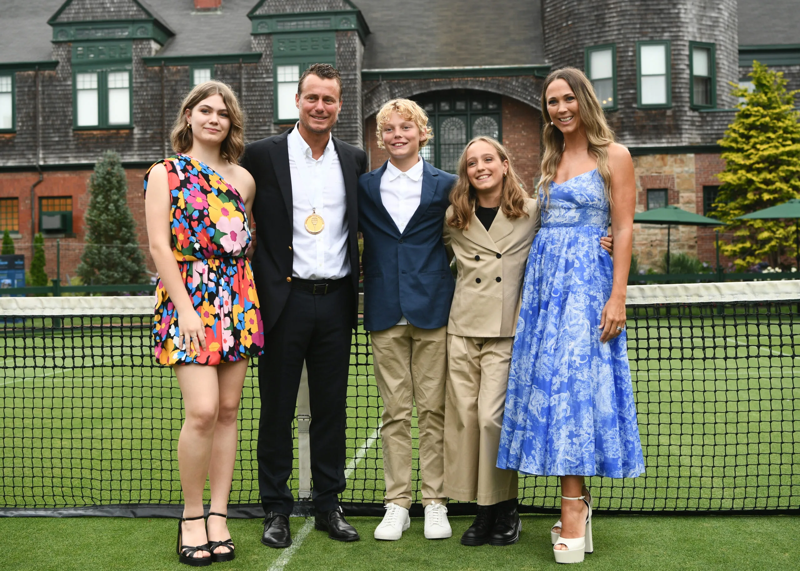 mia, lleyton, cruz, ava and bec hewitt
