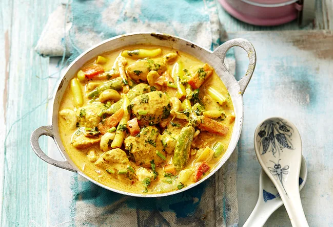 Yellow Curry Chicken and Vegetable Stir-Fry