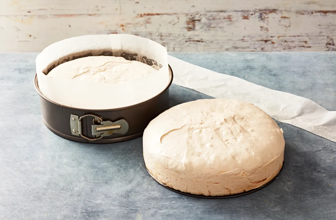 springform pavlova tin