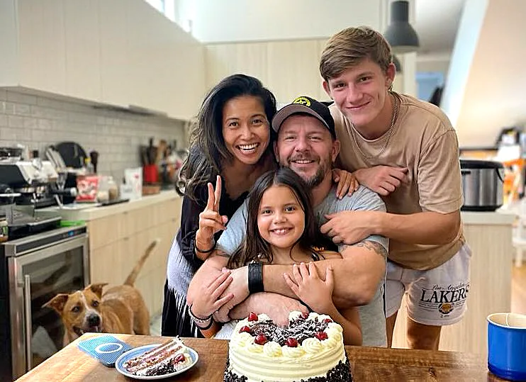 Manu Feildel family