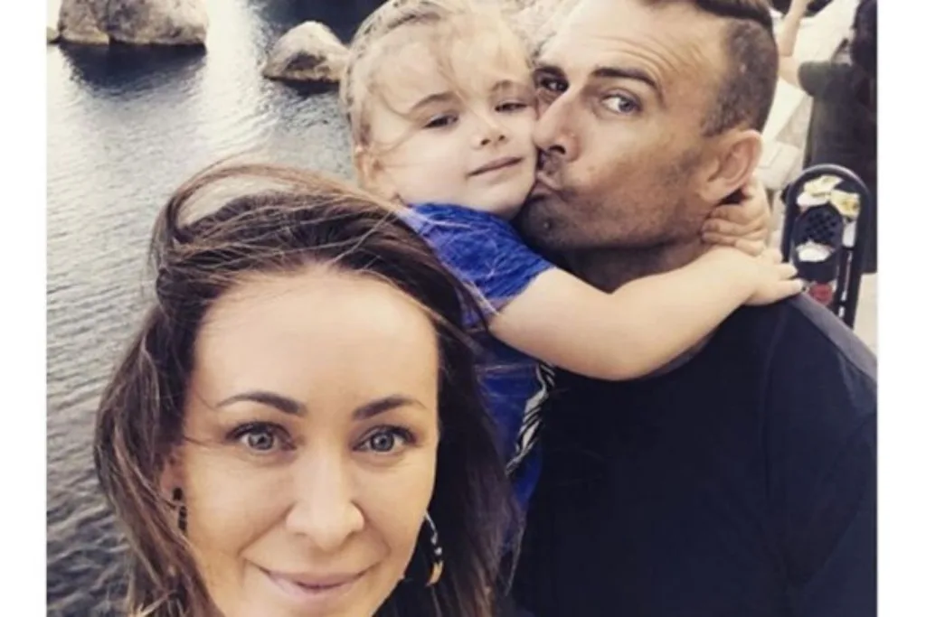 Michelle Bridges Commando Axel