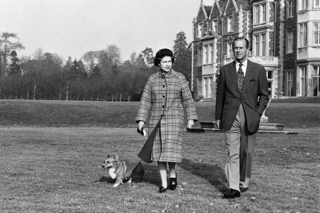 the queen prince philip dogs