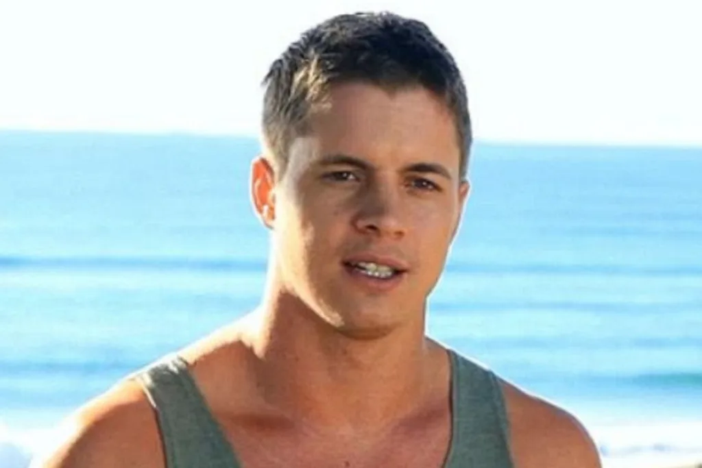 johnny-ruffo-home-and-away-chris-harrington