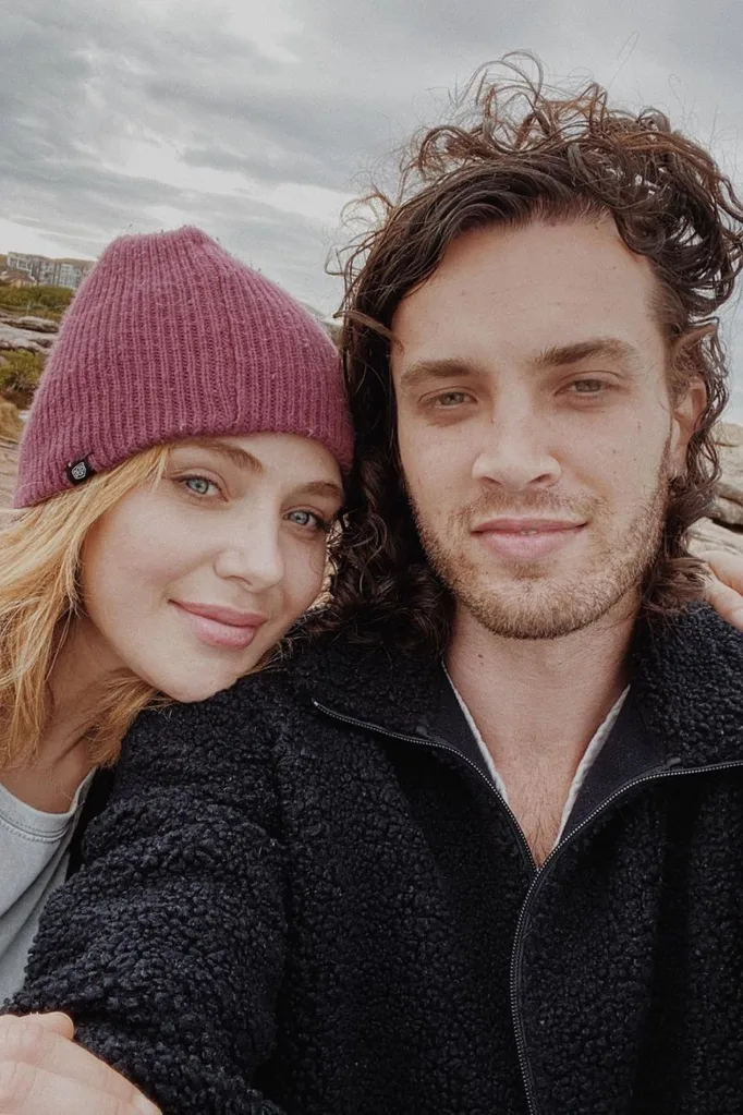 jessica marais jake holly
