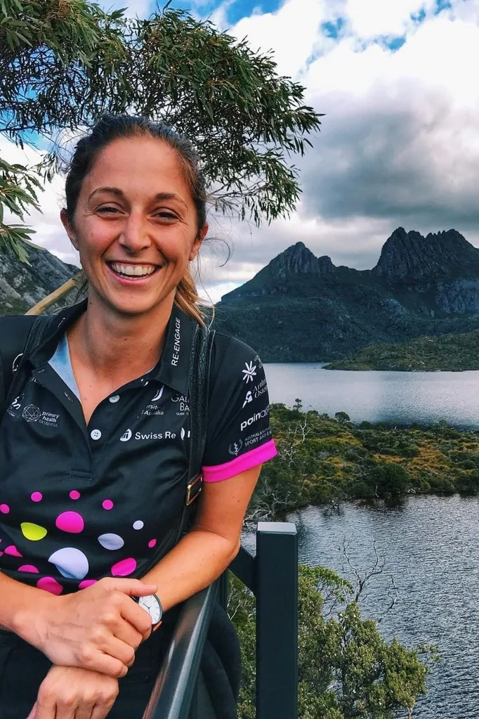survivor australia hayley leake