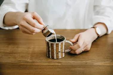 Almond Milk Coffee: Why Does it Curdle & The Top 4 Brands