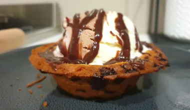Kmart hack: How to make cookie bowls in the Kmart Pie Maker