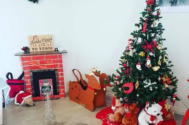 People are building $7 DIY Kmart fireplaces for Christmas and we can’t believe the results