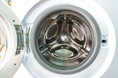 Expert: You should never close the door of your washing machine when you’re not using it. Ever.