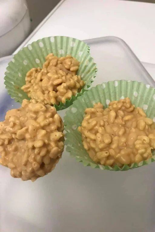 This 3ingredient Cadbury Caramilk Chocolate Crackle Recipe will be the