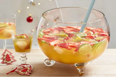 The tropical sparkling vodka punch that’s perfect for the silly season!