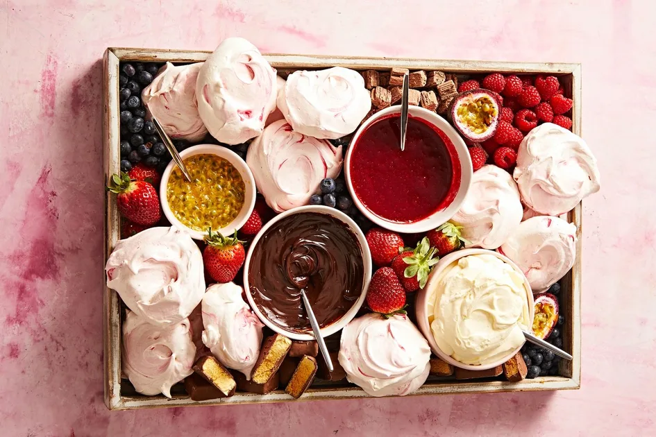 Easy pavlova grazing dessert platter recipe Recipe | New Idea