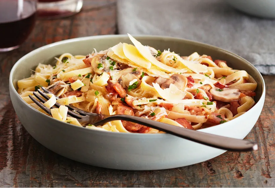 Best Ever Creamy Fettuccine Carbonara Recipe | New Idea