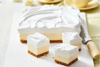 This lemon marshmallow slice is a citrus lover’s dream!