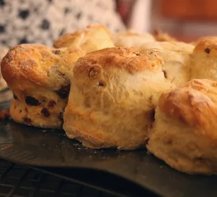 These 4-ingredient date scones are the perfect sweet treat