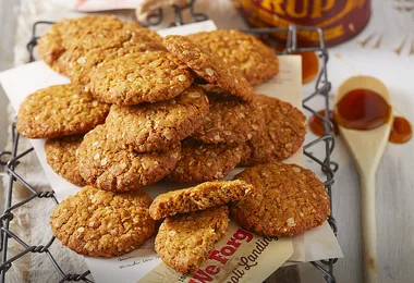 Crunchy Anzac biscuits