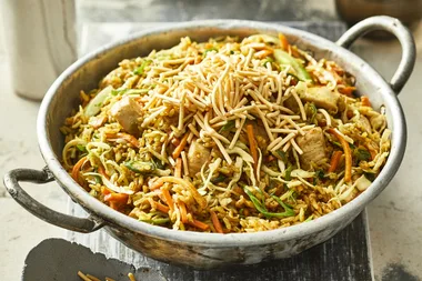 Curried Chicken Rice with Crunchy Noodles