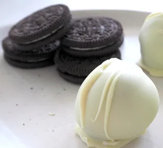 No-Bake Oreo Cheesecake Balls