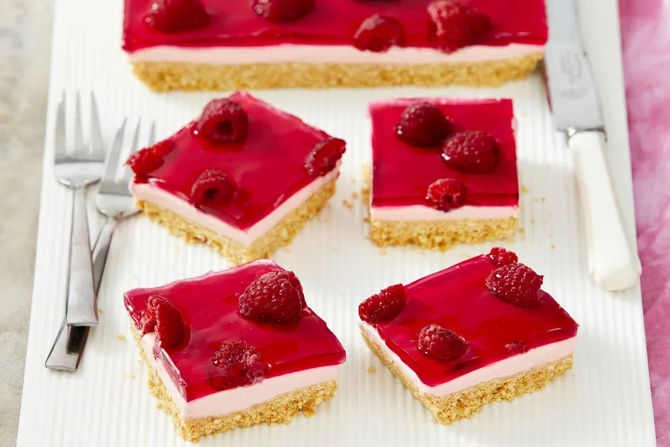 No Bake Raspberry Jelly Cheesecake Slice Recipe | New Idea