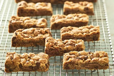 2-Ingredient Choc-Chip Caramel Slice