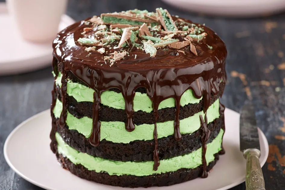 After-Dinner Mint Choc Layered Cake Recipe | New Idea