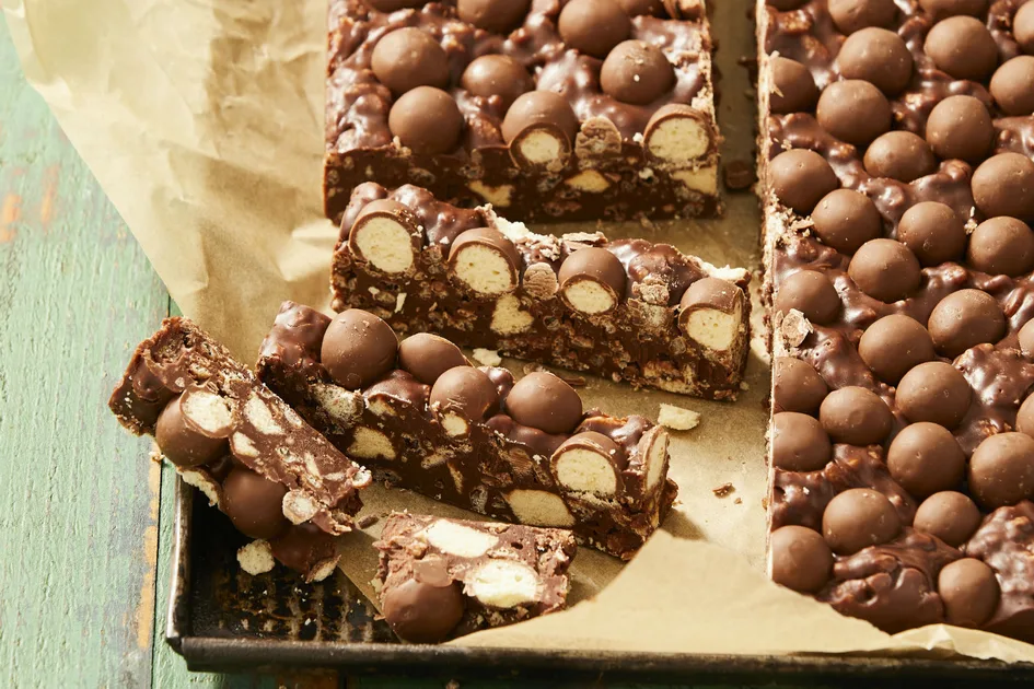 Malteser Chocolate Crackle Refrigerator Slice Recipe | New Idea