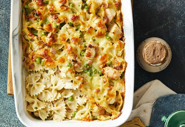 Creamy Alfredo Chicken Pasta Bake