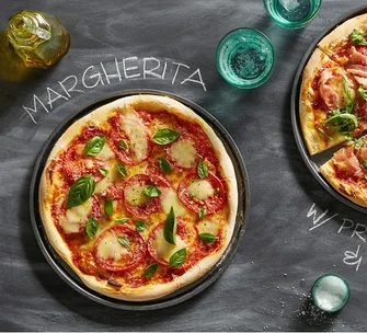 Margherita pizza with fior di latte