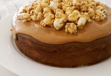 Simple caramel cake