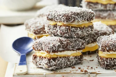 Vanilla Custard Lamingtons