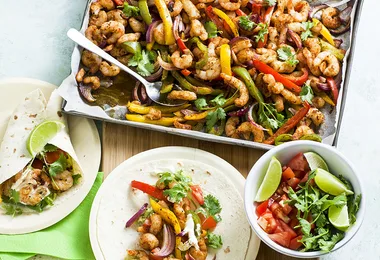 One-pan prawn fajitas