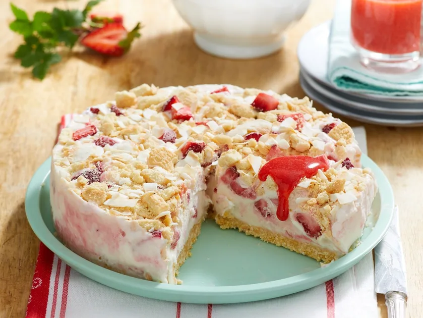Strawberry Shortcake Ice-Cream Cake Recipe | New Idea