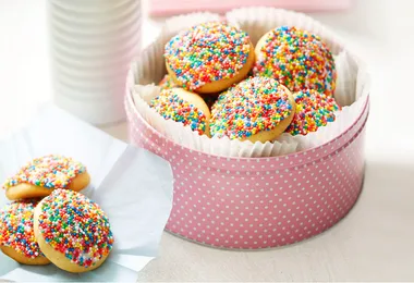 Vanilla iced biscuits