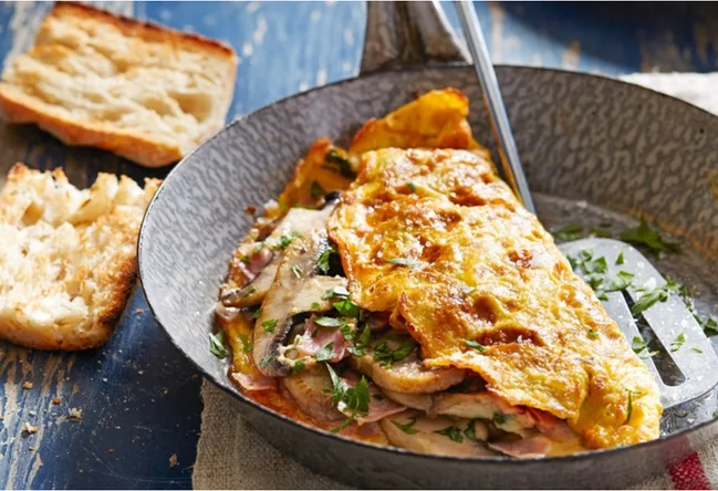 Ham, mushroom & Gruyere omelette