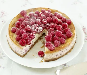 Baked raspberry & ricotta cheesecake