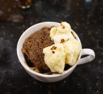 Choc-Marsala mug cake with chilli flakes