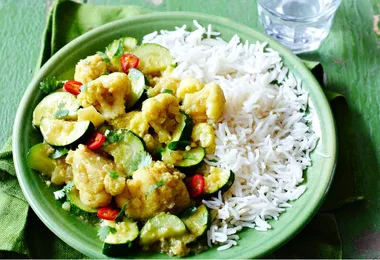 Zucchini & cauliflower yellow curry