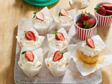 Serve joy with these Strawberries and Cream Pavlova Sponge Cupcakes