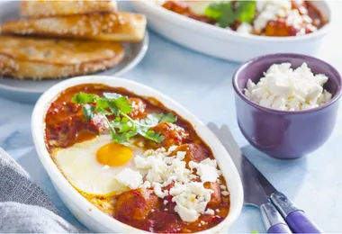 Chicken & egg shakshuka