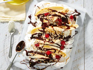 Banana Split Tray Bake Pavlova