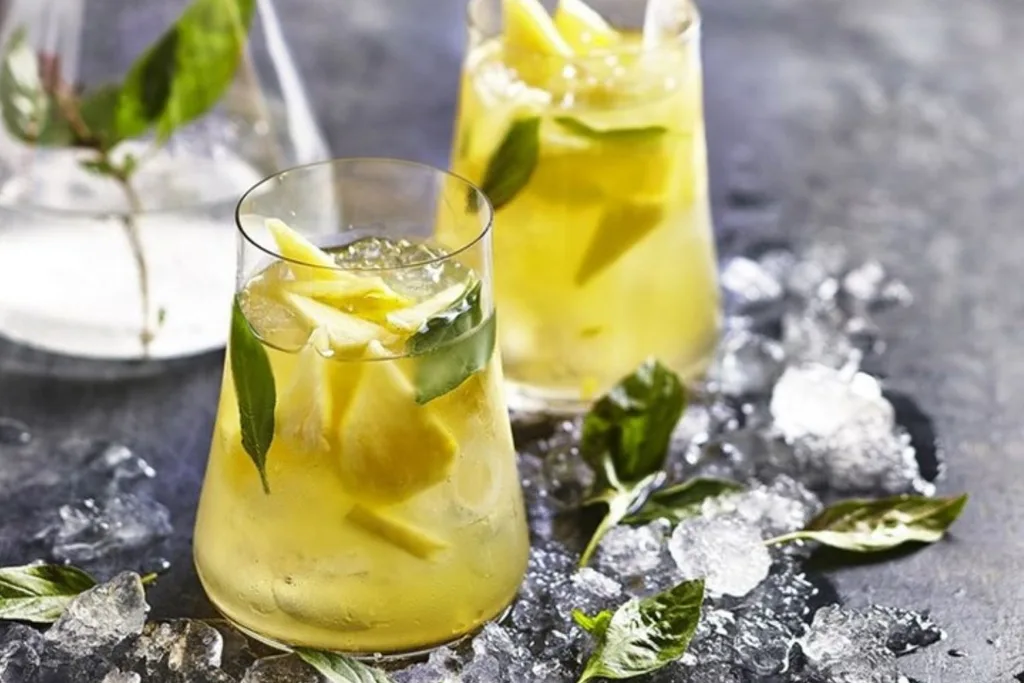 pineapple-vodka-breezer
