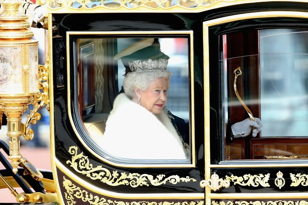 the-queen-carriage