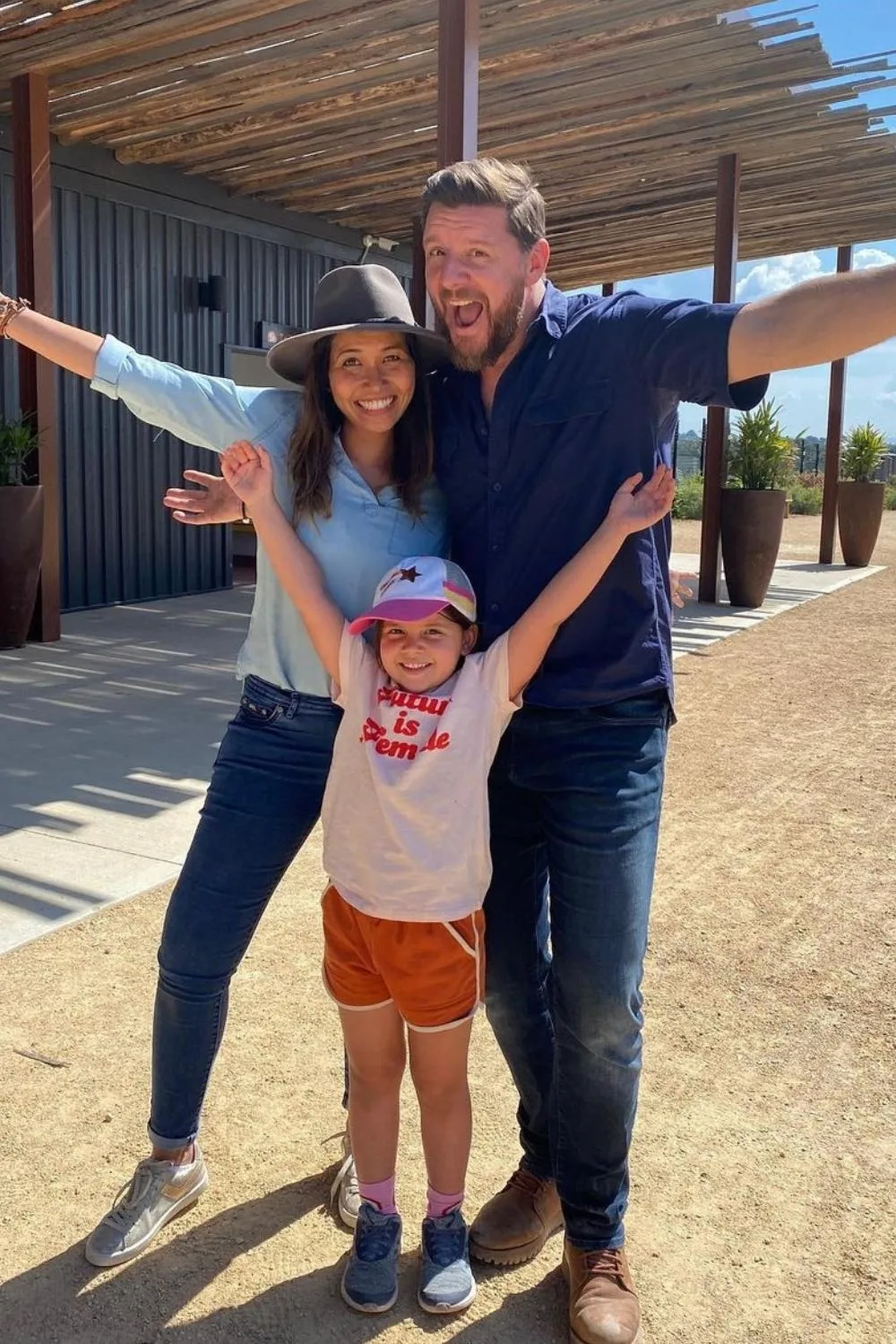 manu feildel wife daughter